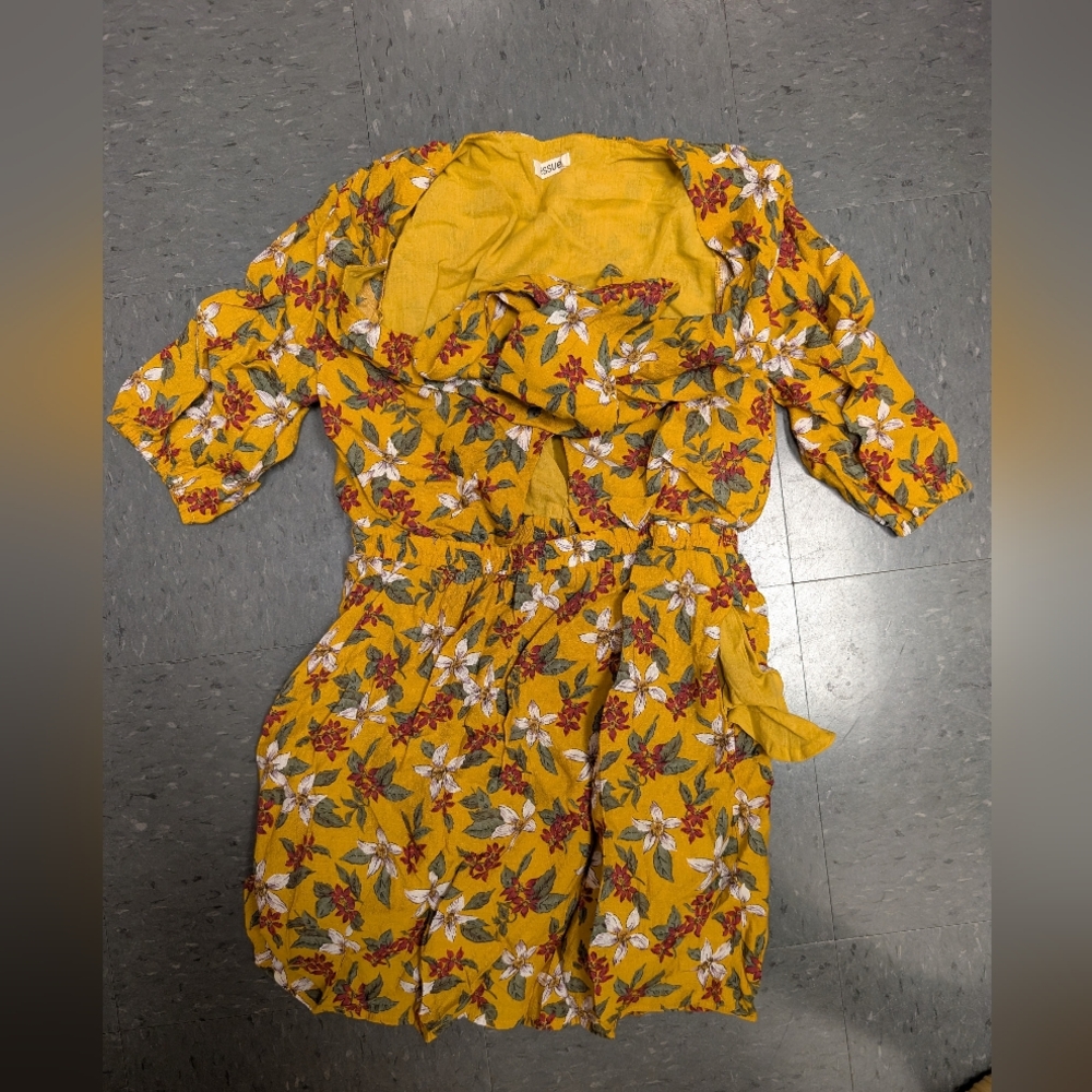 Essue Mustard Floral Dress